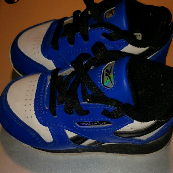 Toddler's Reebox Size 4 - Picture 2 of 3